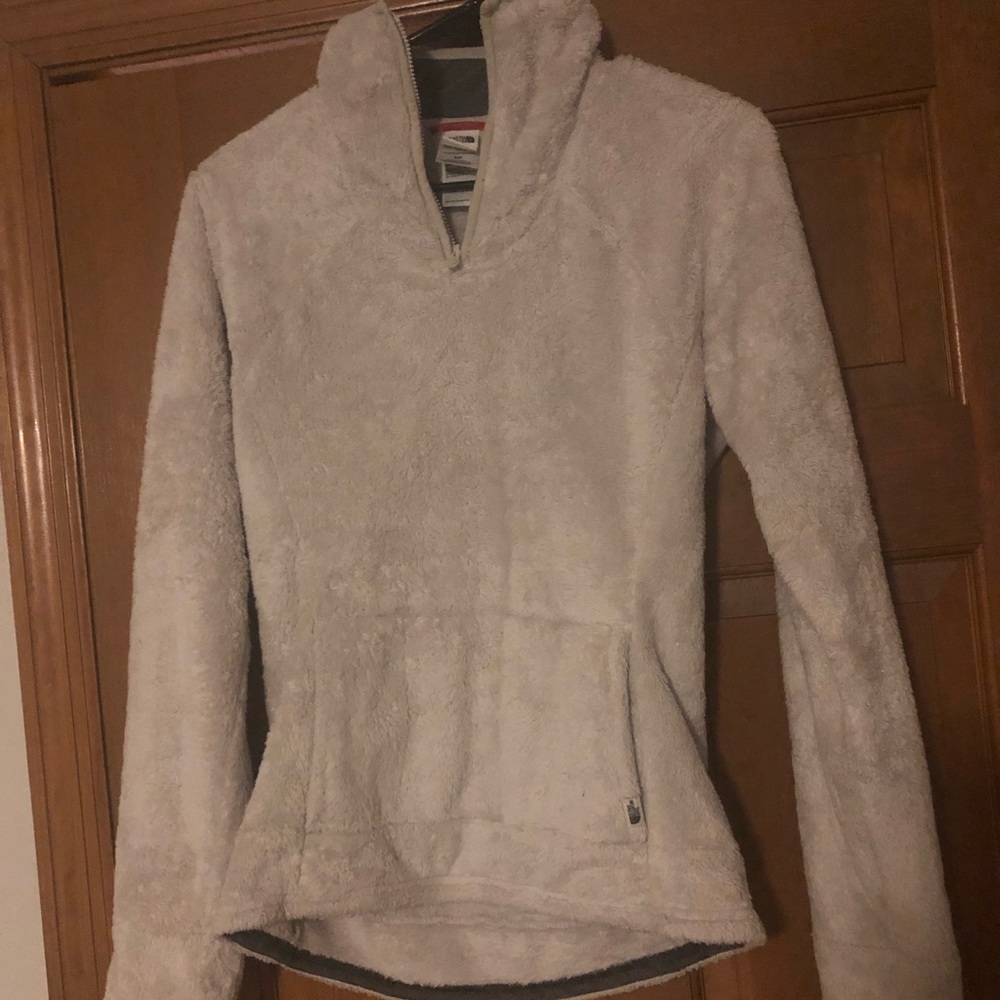 The North Face Pullover.